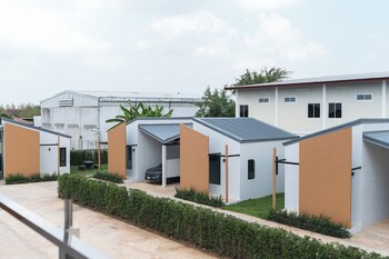 Deluxe Hotel Chaiyaphum,,2 star