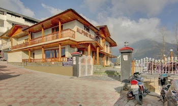 the alpine villa mcleodganj
