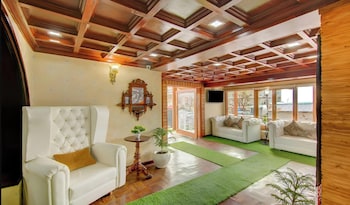 the alpine villa mcleodganj
