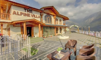 the alpine villa mcleodganj