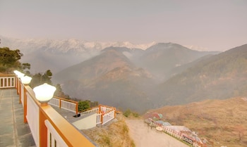 the alpine villa mcleodganj