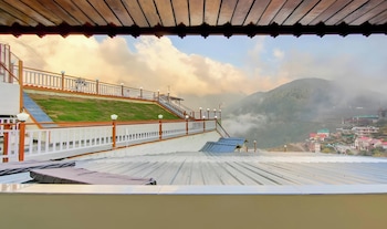 the alpine villa mcleodganj