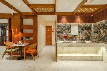 the roseville grand