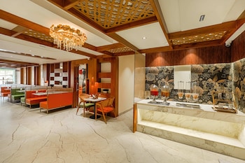 the roseville grand