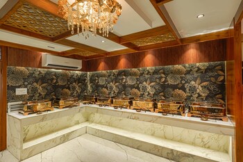 the roseville grand