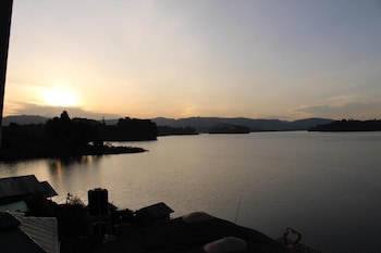 bunyonyi luxury resort