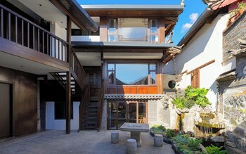 lijiang naxi hereditary courtyard