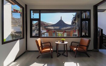 lijiang naxi hereditary courtyard