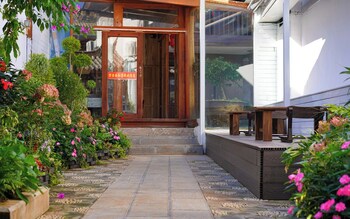 lijiang naxi hereditary courtyard