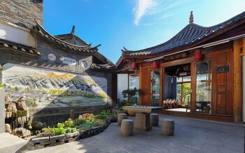 lijiang naxi hereditary courtyard