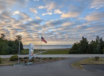 Manistique Sands,,2 star