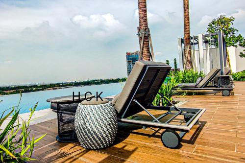 mall suite at sunsuria forum by hck