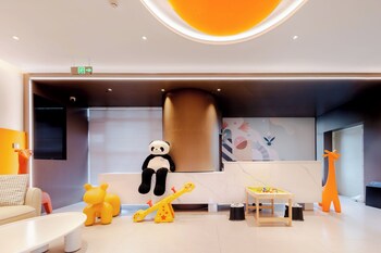 Panda Sleepy Hotel Chengdu Panda Base,,2 star