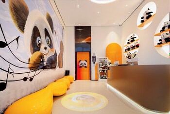 panda sleepy hotel chengdu panda base