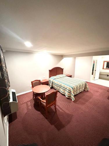 tropic west motel
