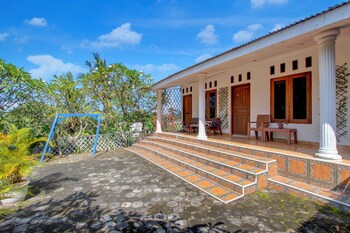 hotel o near parangtritis beach formerly