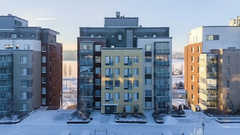 Bright 2Br Apartment With Lake Views,,4 star