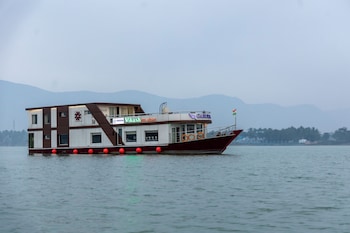 Garuda Vikash Eco Resorts,,3 star