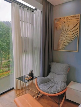 Zhangjiajie Southgate Flower Garden Lodge At The Park Entrance,,3 star