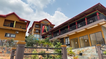 Eden Roc Luxury Hotel,,3 star