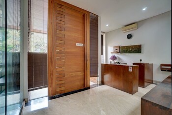 oyo 95214 ohana residence karawaci