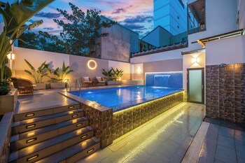 kly hotel and retreat
