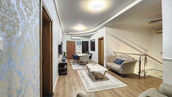 captains residence