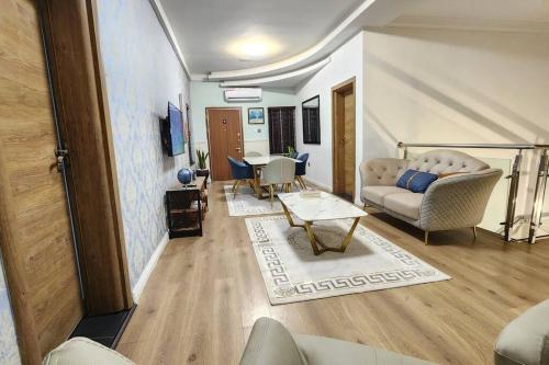 captains residence