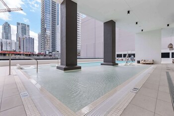 miami vacation rentals district 225