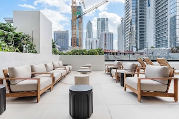 miami vacation rentals district 225