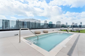 miami vacation rentals district 225