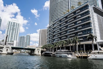 miami vacation rentals district 225