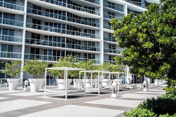 miami vacation rentals district 225