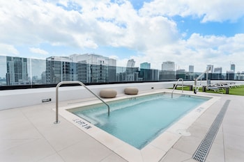 miami vacation rentals district 225