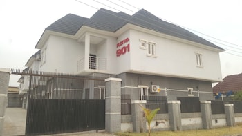 lynstel apartment and suites