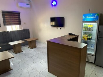 lynstel apartment and suites
