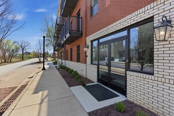 the lofts on maney