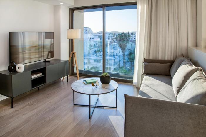 l residences and suites