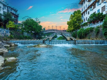 12c baiyujing hot spring resort furong