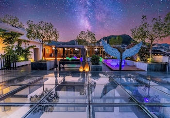 12c baiyujing hot spring resort furong