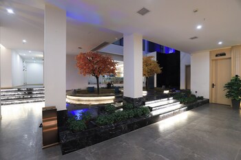 12c baiyujing hot spring resort furong