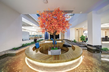 12C Baiyujing Hot Spring Resort Furong,,5 star