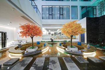 12c baiyujing hot spring resort furong