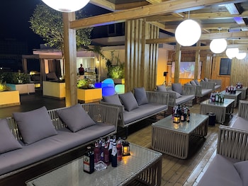 12c baiyujing hot spring resort furong