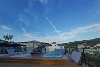 12c baiyujing hot spring resort furong