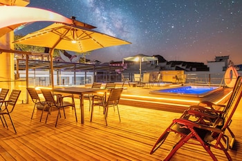 12c baiyujing hot spring resort furong