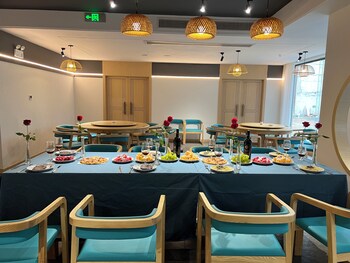 12c baiyujing hot spring resort furong