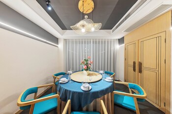 12c baiyujing hot spring resort furong