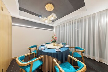12c baiyujing hot spring resort furong