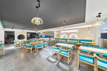 12c baiyujing hot spring resort furong